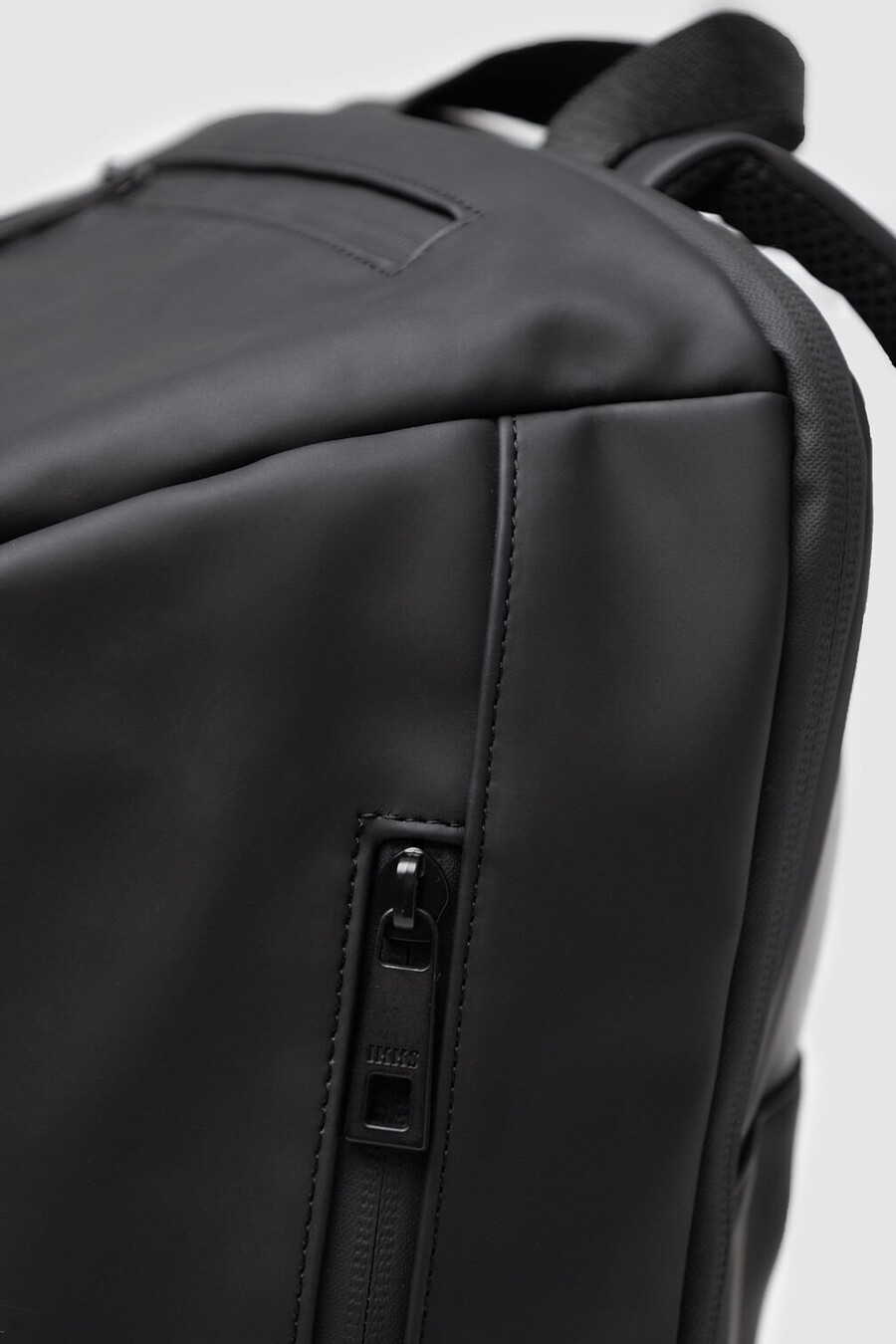 zaino da uomo in nylon effetto gomma nero