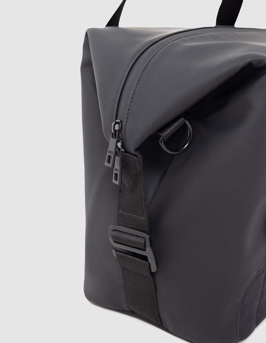 borsa da weekend da uomo in nylon nero effetto gomma
