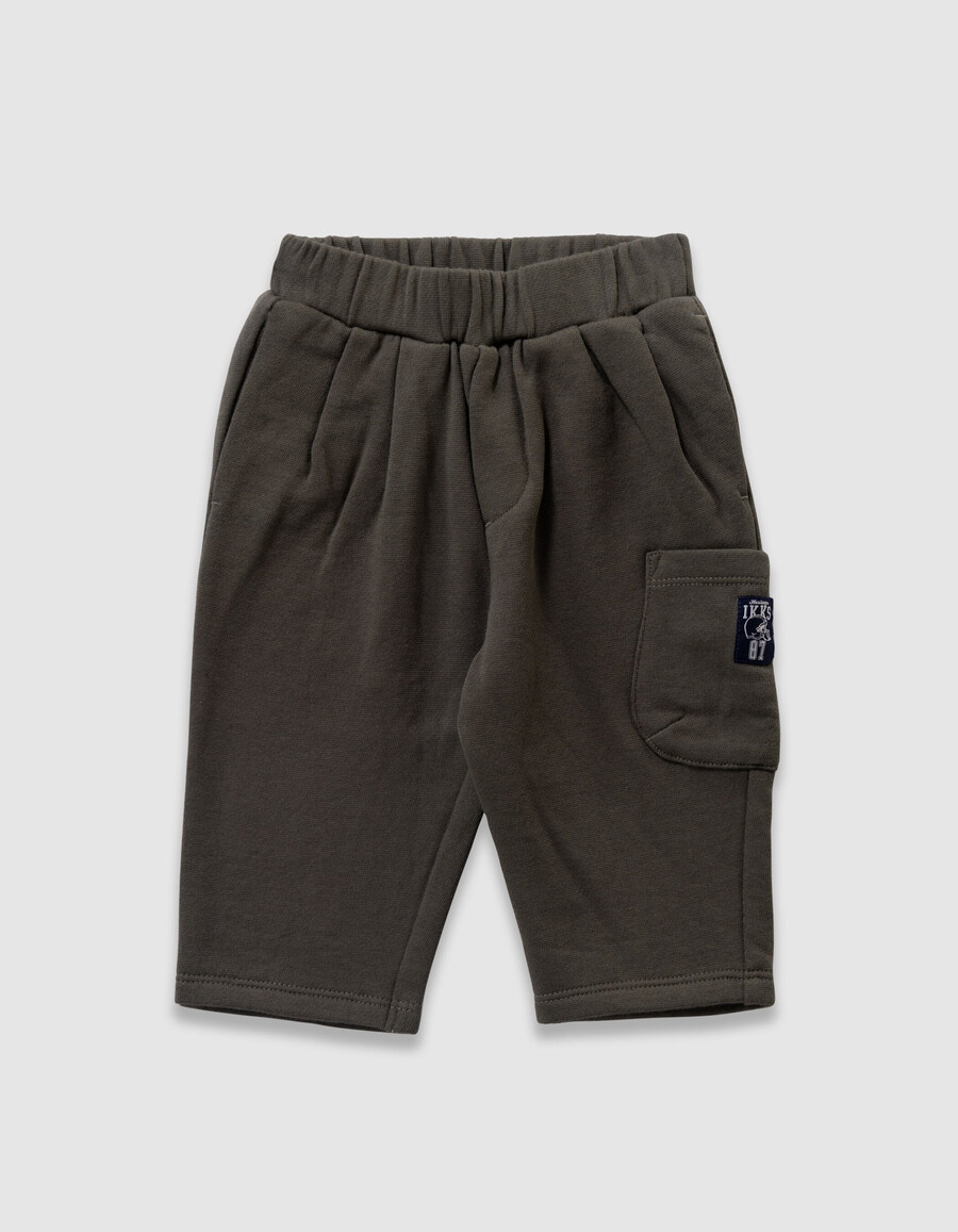completo con maglietta a righe e pantaloni per neonati