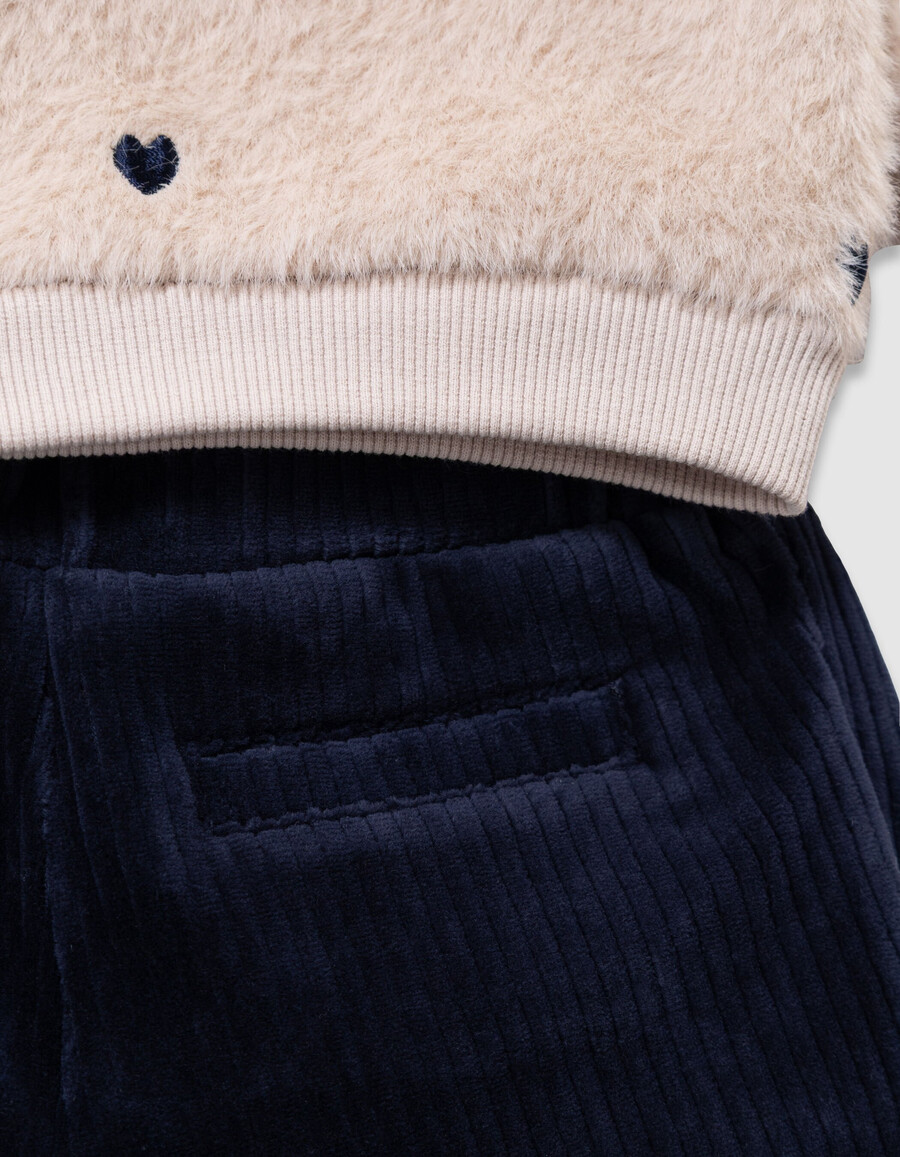 completo con felpa beige e pantaloncini di velluto per neonata