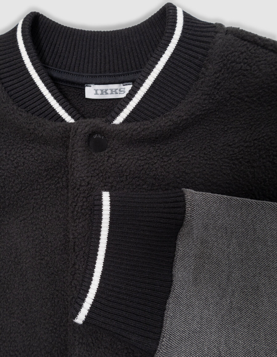 cardigan stile college blu navy per ragazzi con maniche in denim grigio