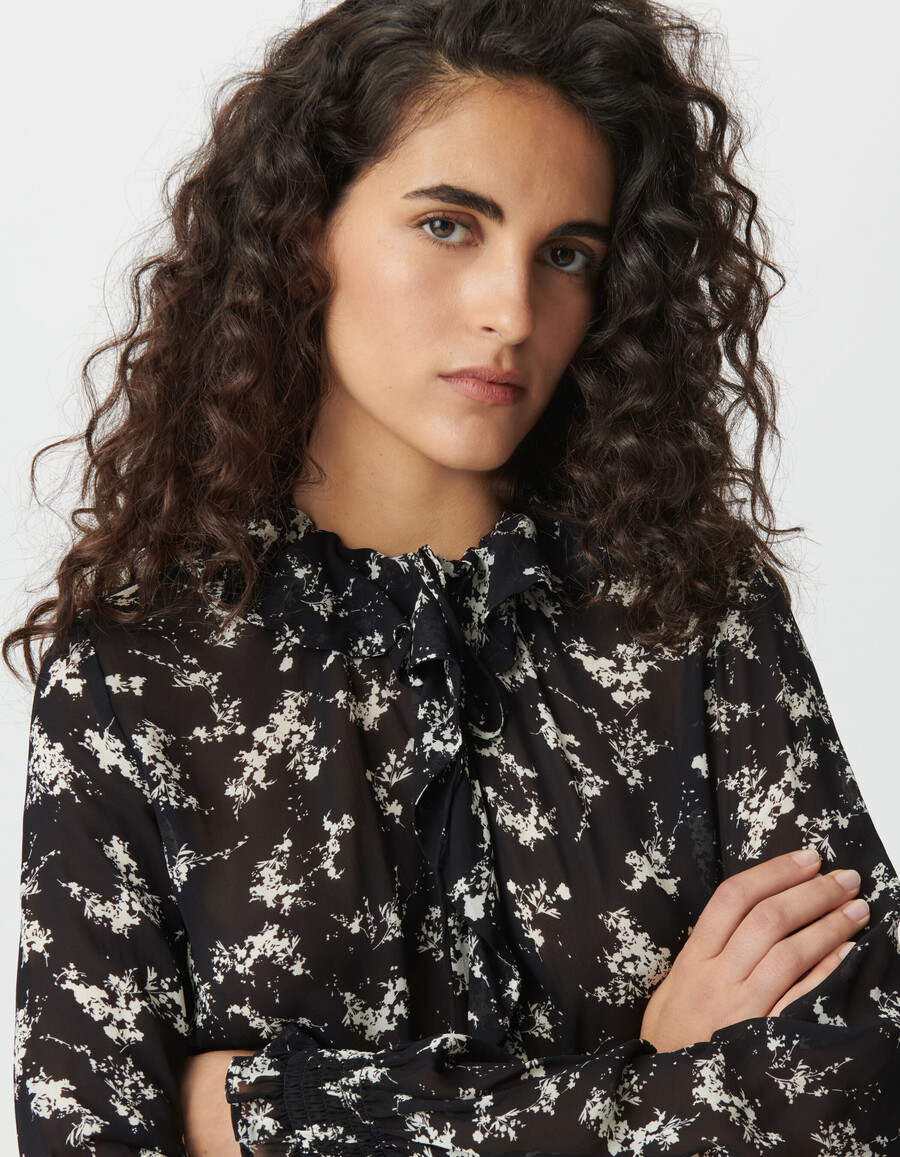 camicia da donna in voile nero con stampa di fiori selvatici