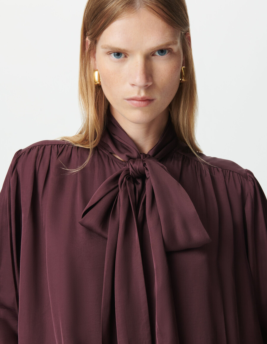 camicia da donna con cravatta in raso bordeaux