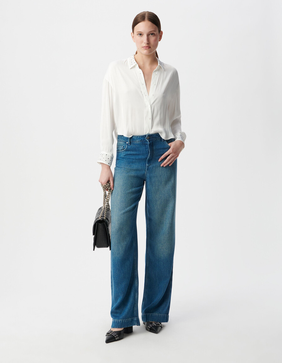 camicia bianca fluida con borchie e strass da donna