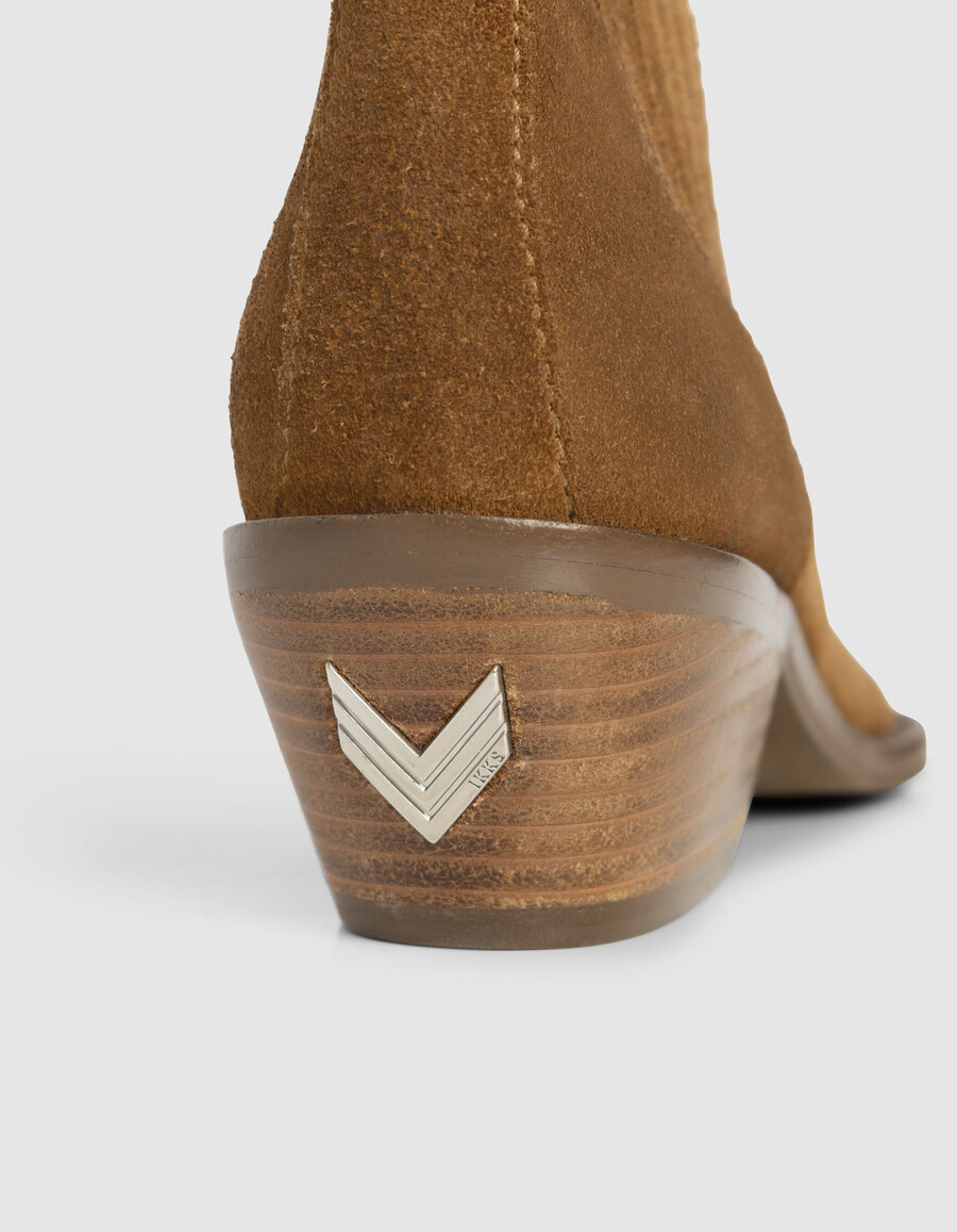 stivali chelsea da cowboy in pelle scamosciata color cammello da donna