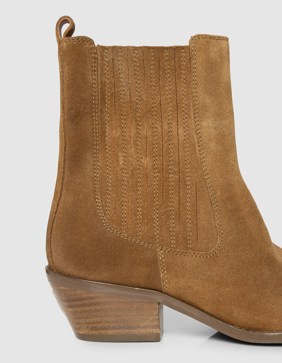 stivali chelsea da cowboy in pelle scamosciata color cammello da donna