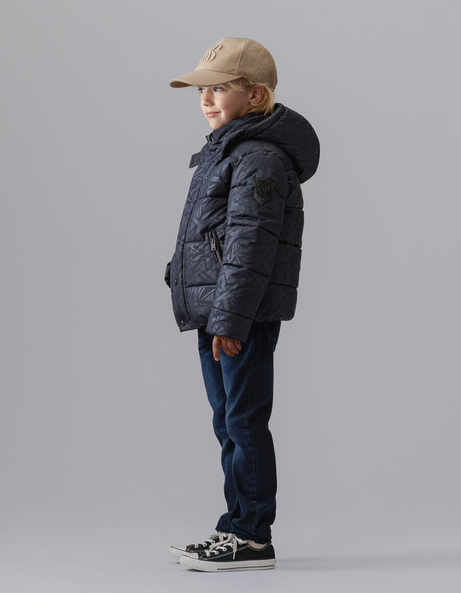 giacca imbottita blu navy da bambino con cappuccio foderato in pelliccia grafica