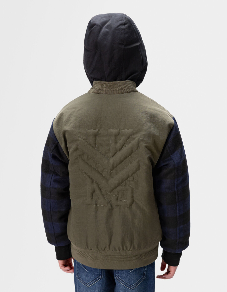 giacca stile bomber con maniche a quadri color cachi per ragazzi