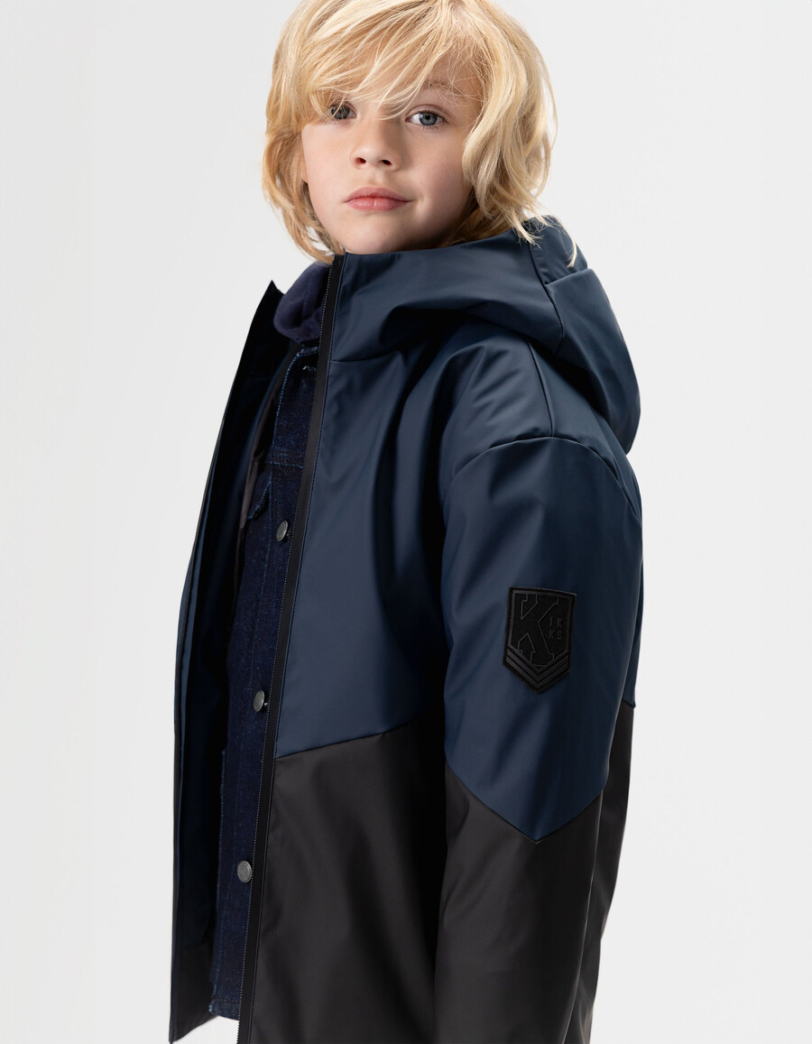 parka con cappuccio idrorepellente blu navy e nero per ragazzi
