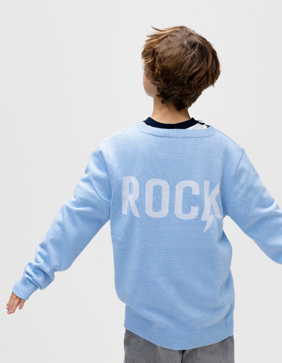 maglione lavorato a maglia blu con messaggio jacquard sul retro per bambino