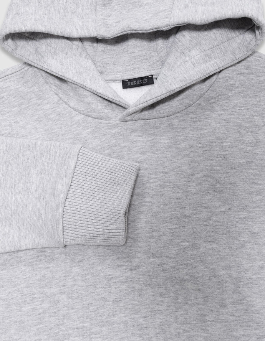 felpa con cappuccio grigia da ragazzo con immagine xl sul retro