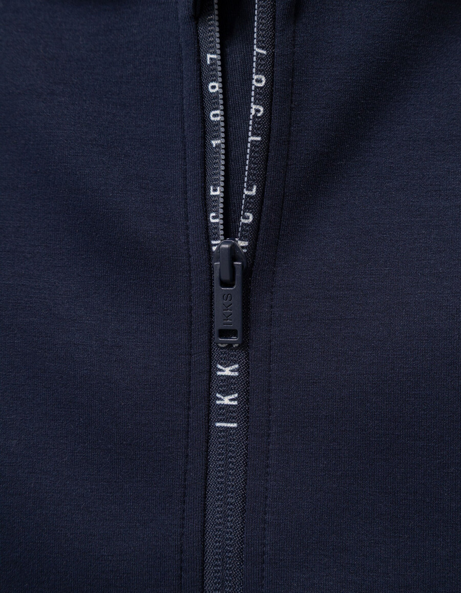 cardigan blu navy con cappuccio e cerniera per bambini con scritta sulla cerniera
