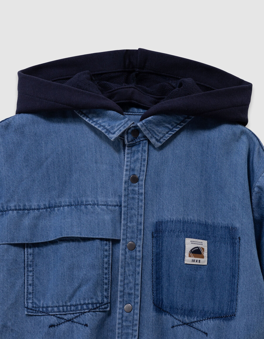 camicia in denim blu da bambino con cappuccio staccabile
