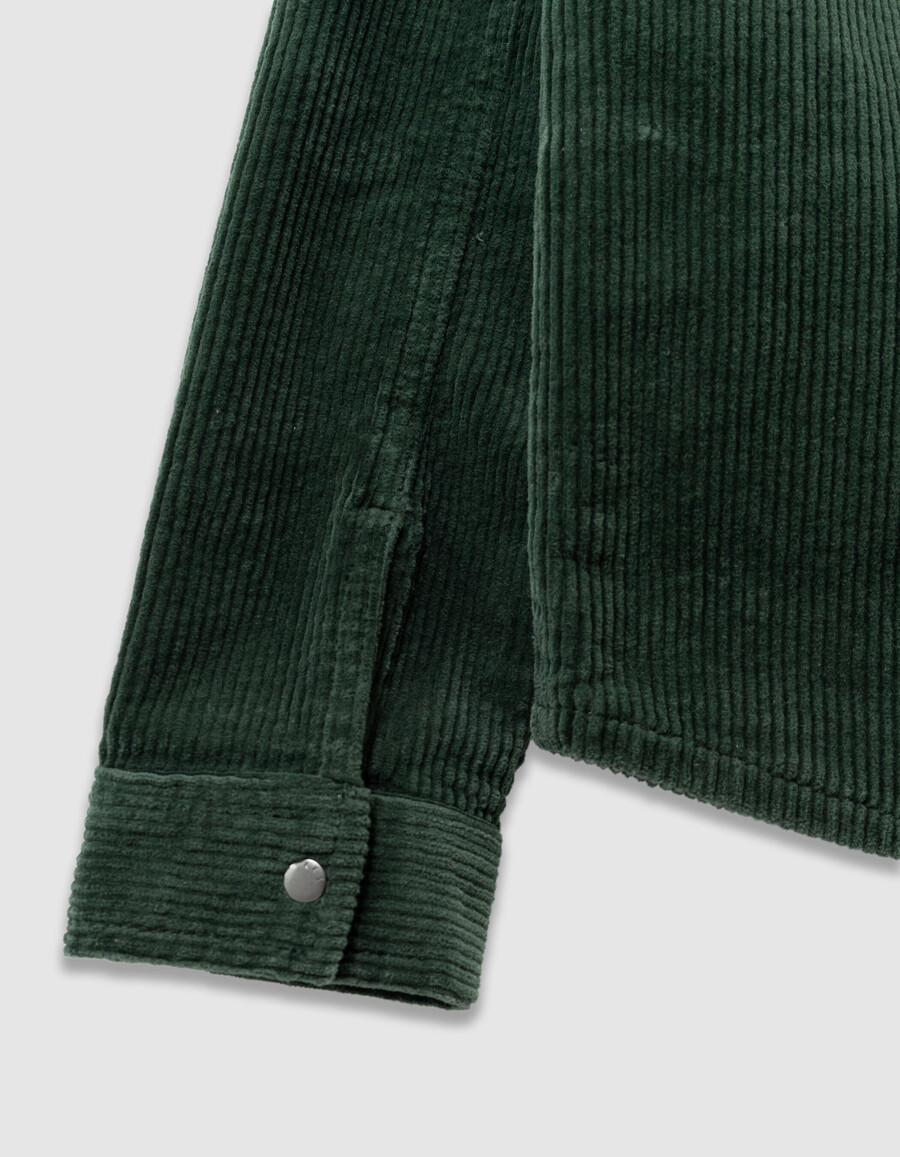 camicia da bambino in velluto a coste verde con bottoni automatici