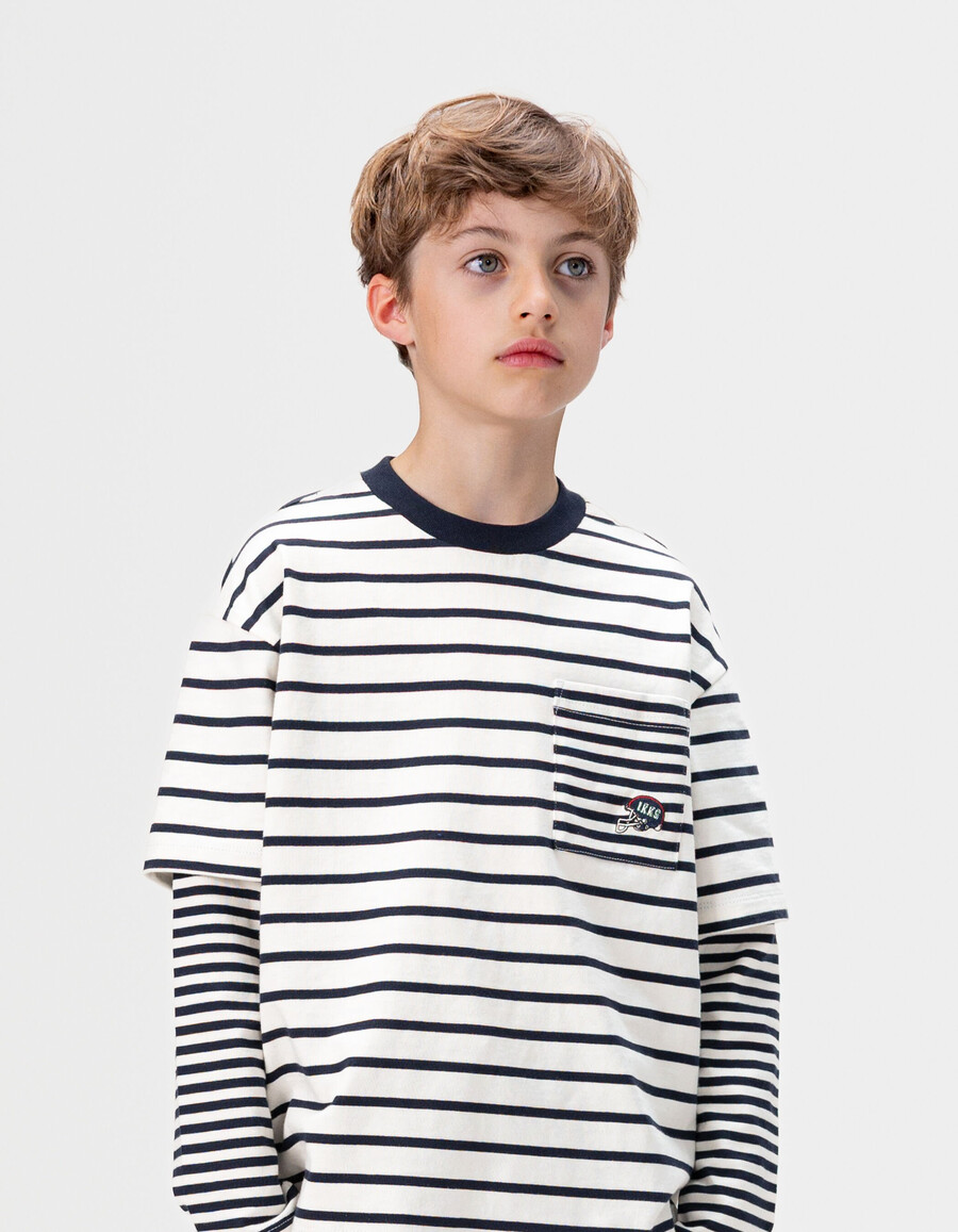 t-shirt da marinaio in cotone biologico per bambini maniche trompe loeil