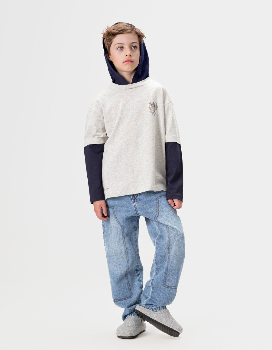 t-shirt grigia in cotone biologico per bambini maniche trompe loeil