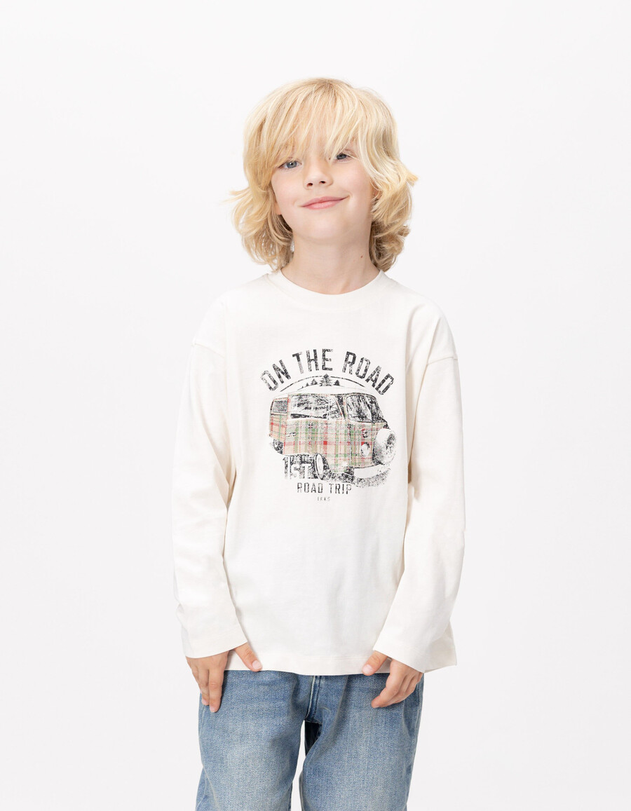 t-shirt bianca in cotone biologico per bambini con immagine di furgone stampata