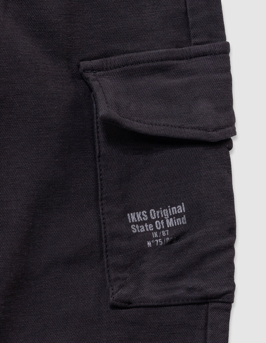 pantaloni dritti stile cargo neri da ragazzo
