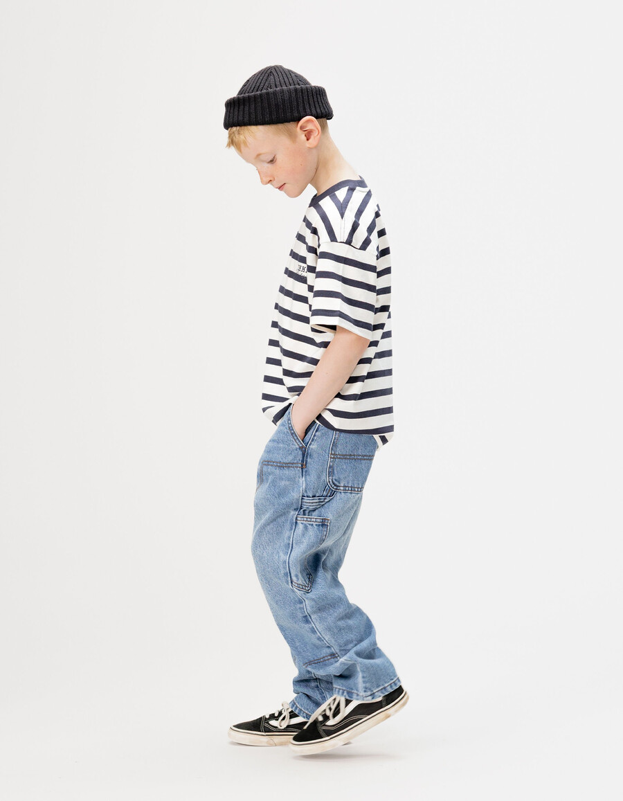 jeans larghi blu da ragazzo con tasca da carpentiere