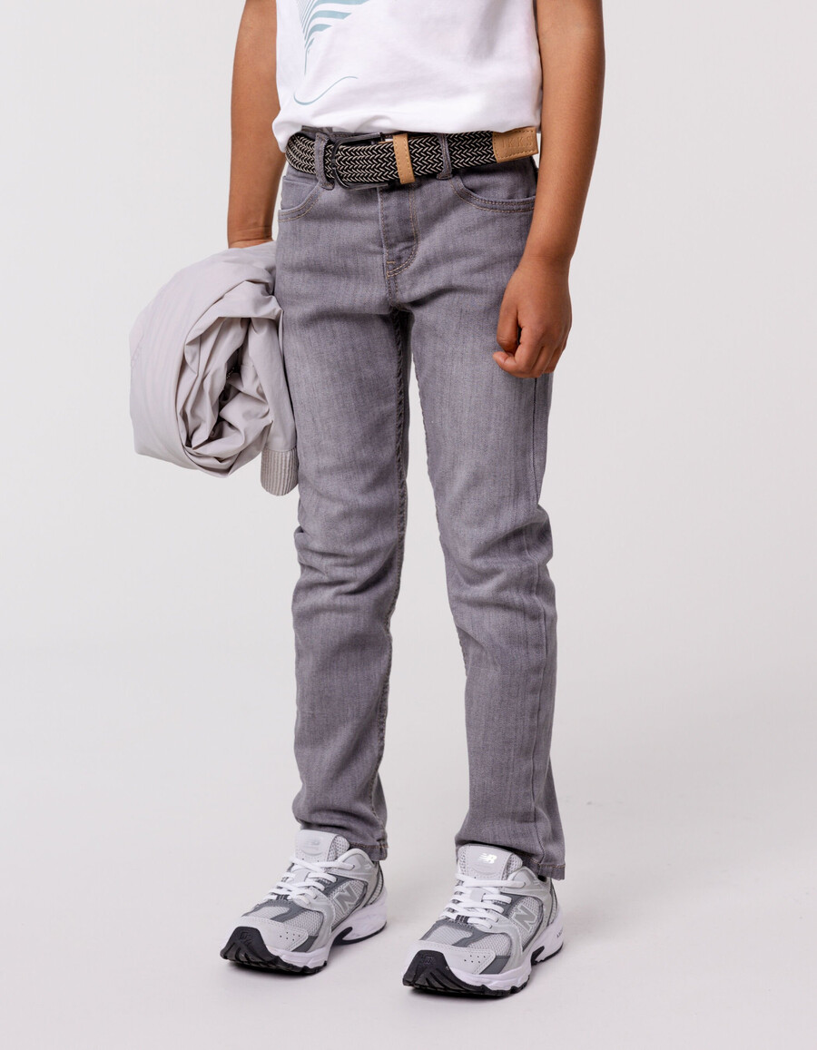 jeans slim grigi da ragazzo con cintura intrecciata