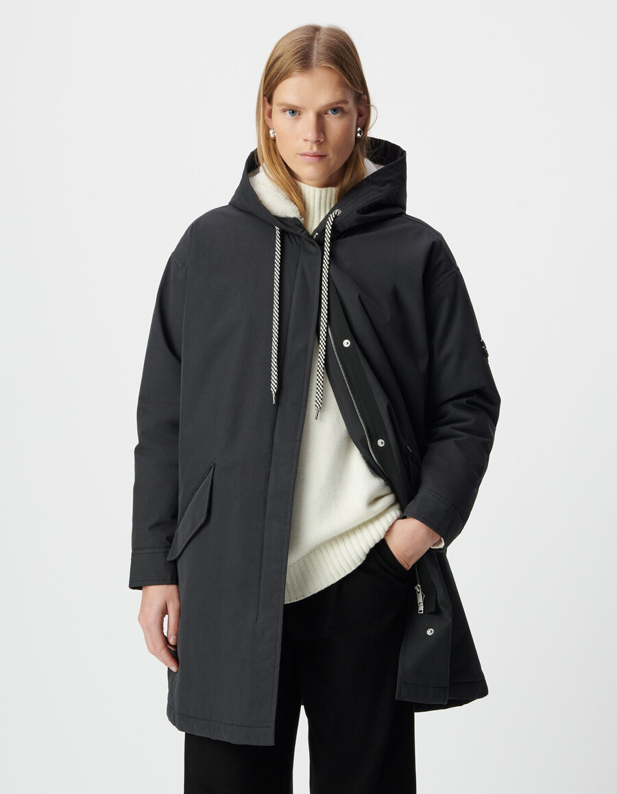 parka nero con cappuccio e fodera in pelliccia da donna