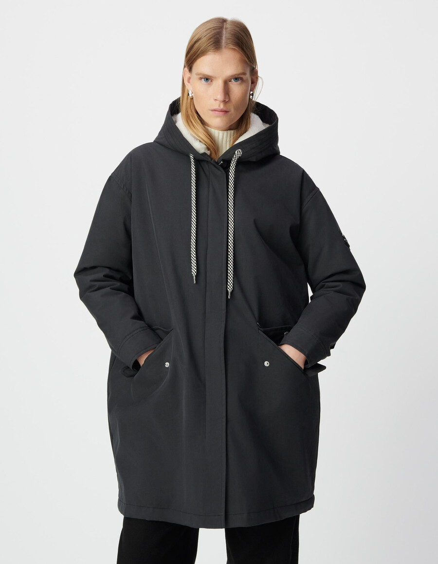 parka nero con cappuccio e fodera in pelliccia da donna