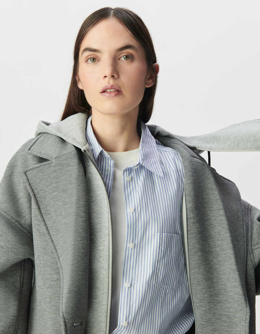 cappotto grigio da donna con cappuccio staccabile