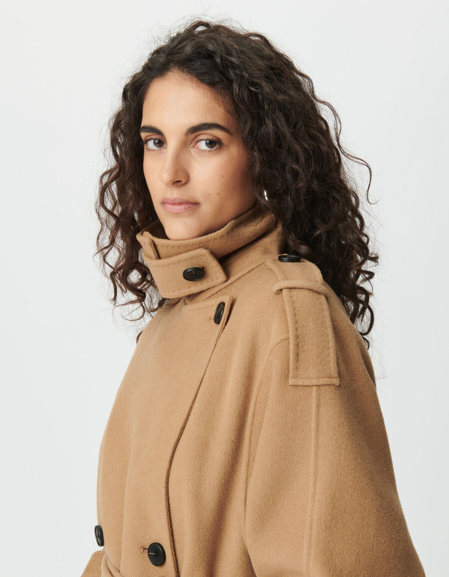cappotto lungo da donna in lana color cammello stile trench