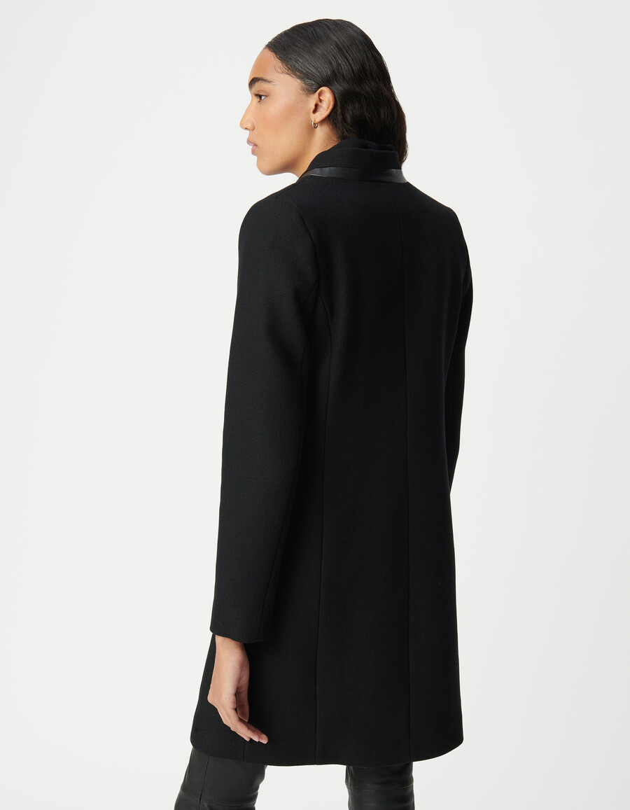 cappotto con colletto nero da donna
