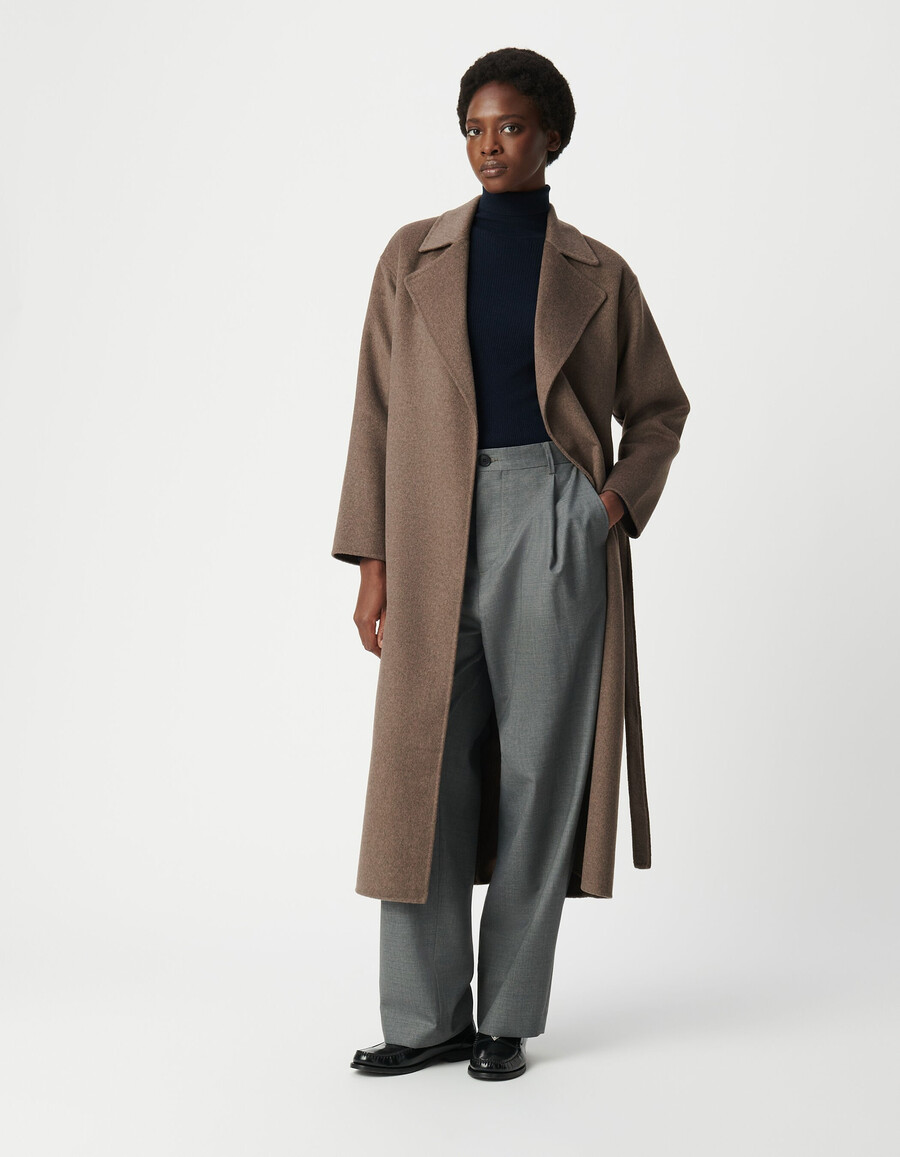 cappotto lungo beige con cintura da donna