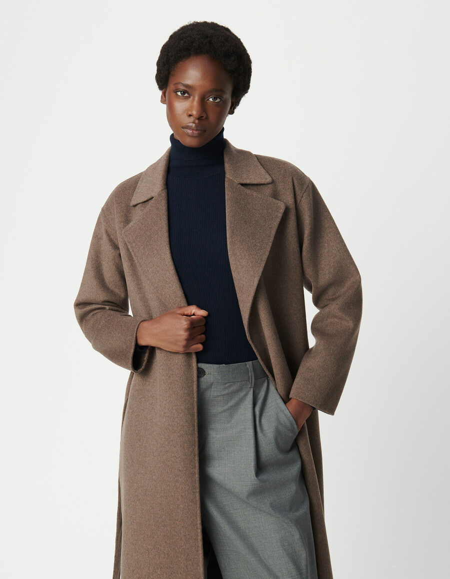 cappotto lungo beige con cintura da donna