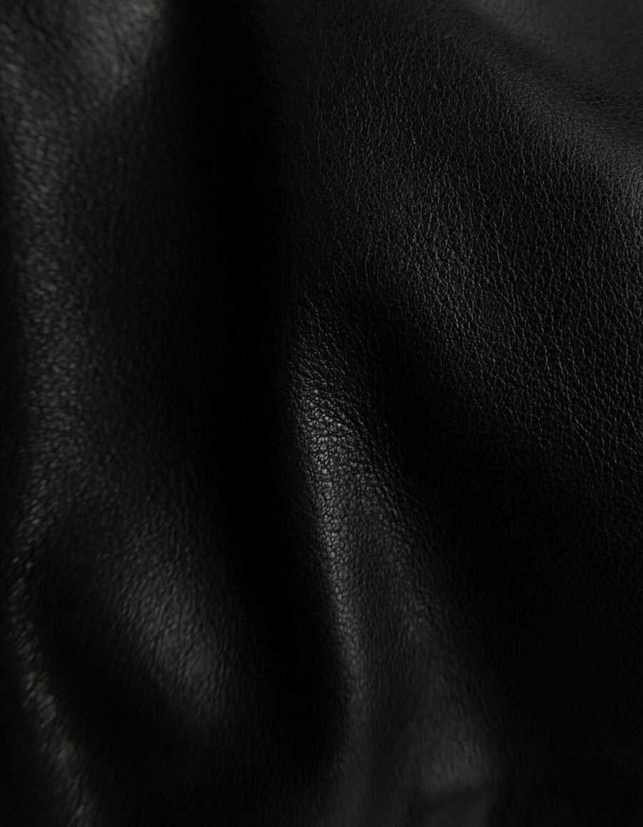 gonna dritta al ginocchio in pelle nera da donna