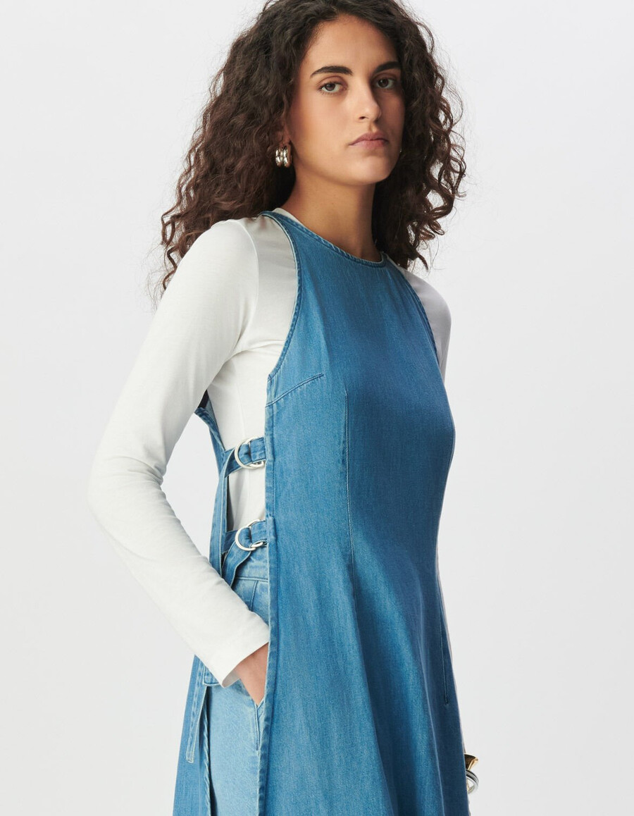 abito lungo in denim senza maniche con lati aperti