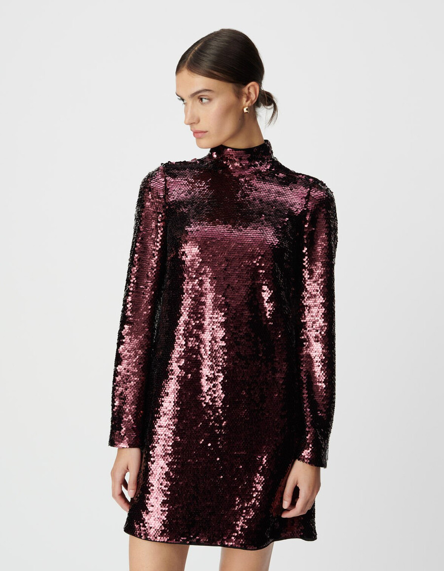 abito da donna con paillettes bordeaux e schiena scoperta