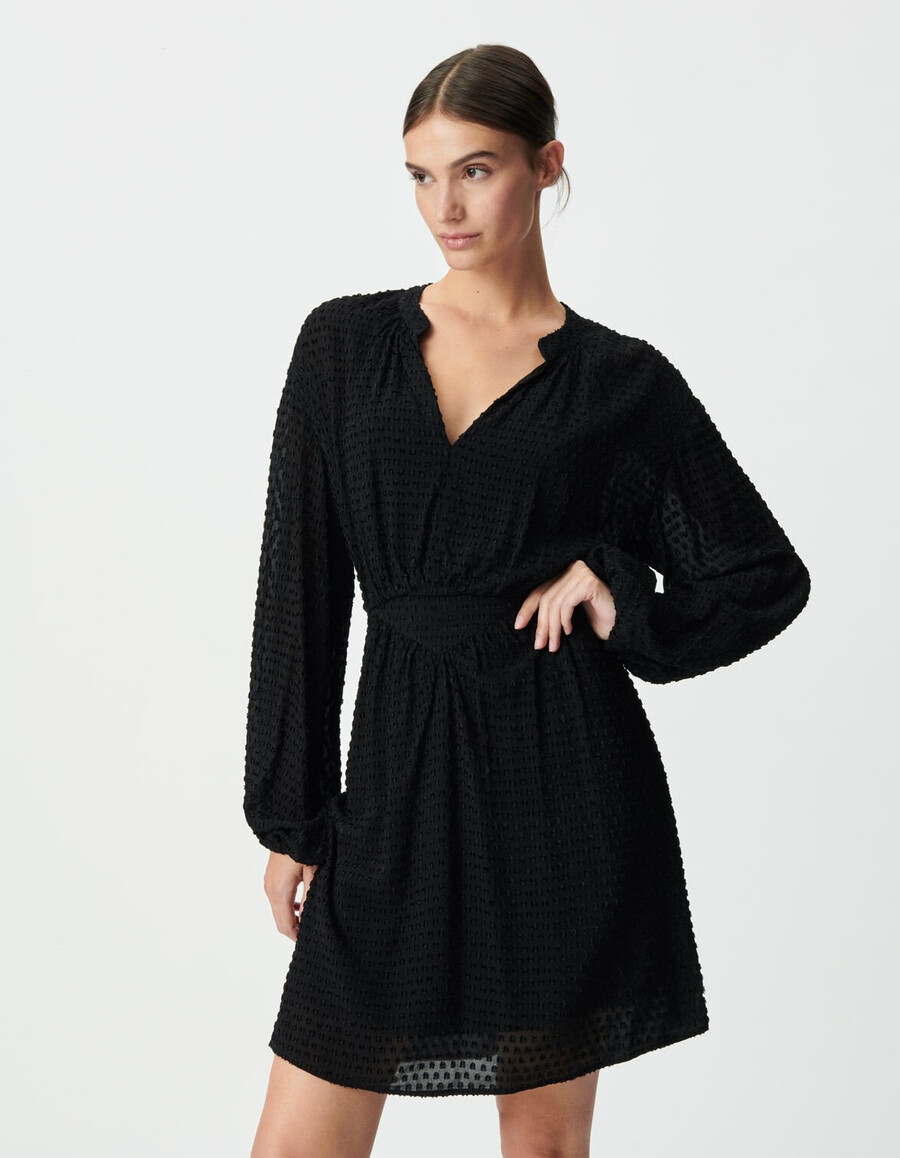 abito nero a maniche lunghe con scollo a v per donna