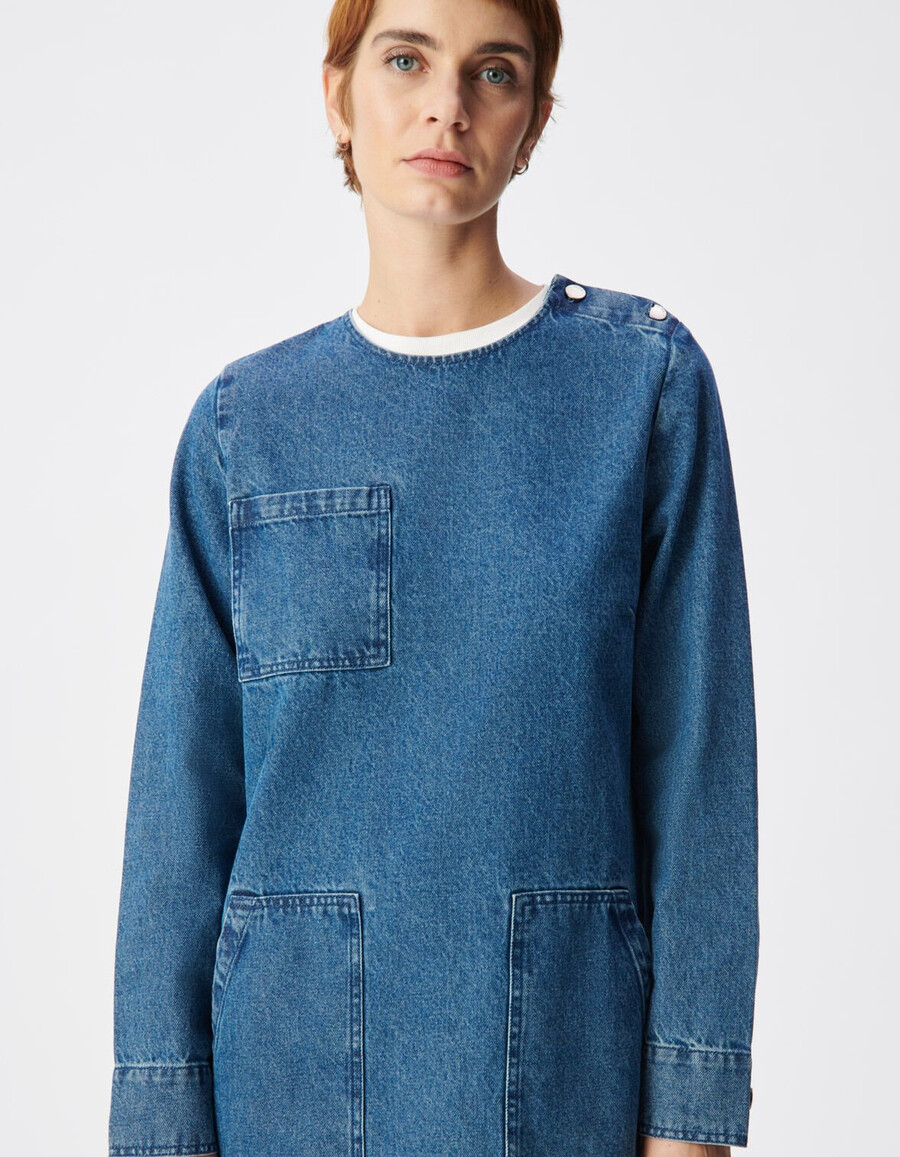 abito da donna in denim blu con tre tasche applicate