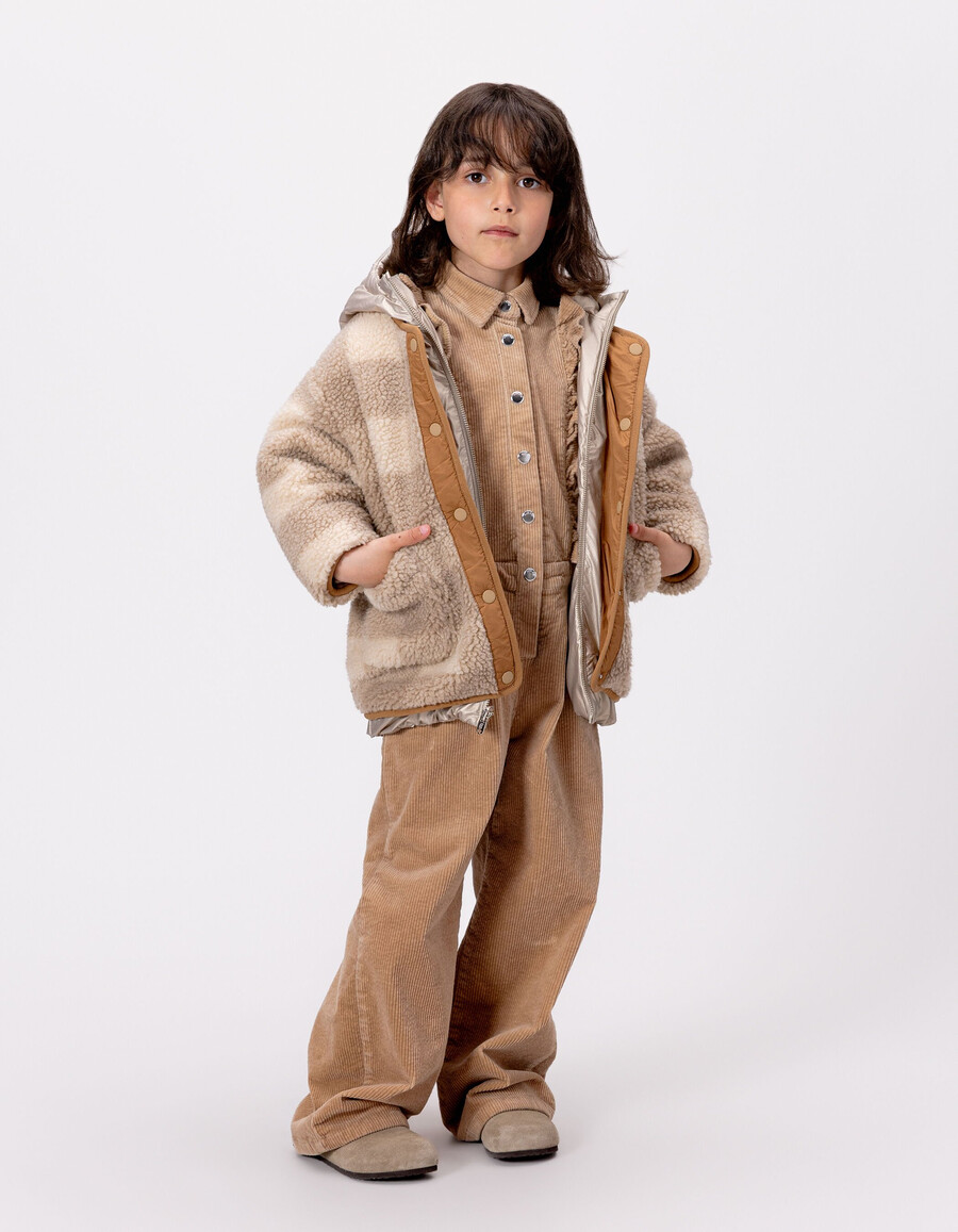 giacca imbottita reversibile a quadri dorati e sherpa per bambine