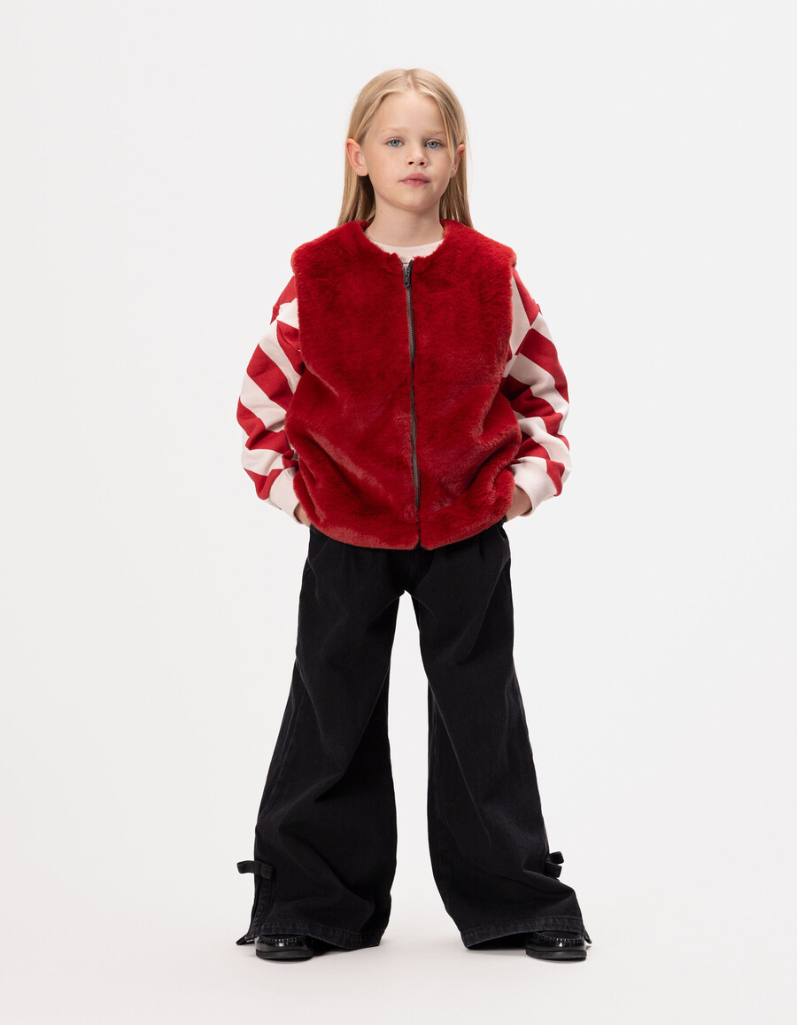 parka nero e gilet rosso 2 in 1 per ragazze