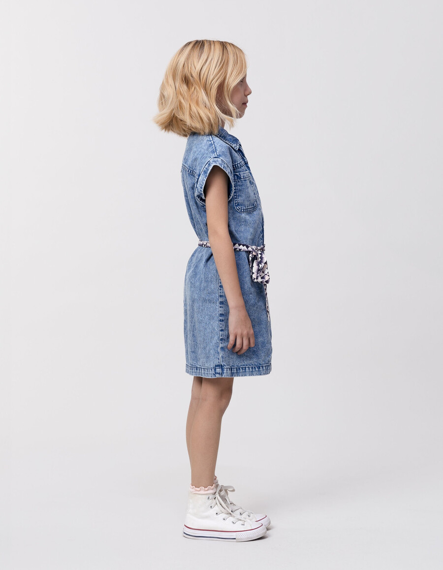 abito in denim blu con cintura stampata per bambina