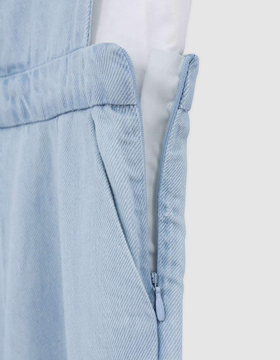 completo di salopette e maglietta in denim blu per bambina
