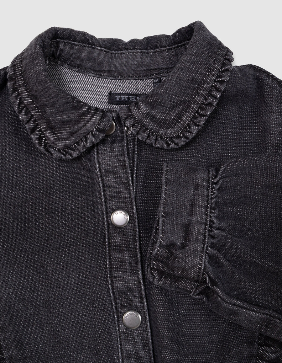 abito in denim grigio con cintura e dettagli arricciati per bambine