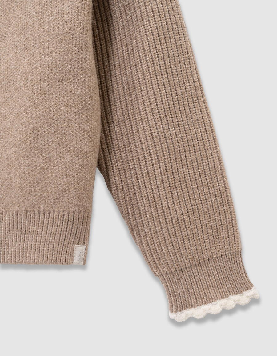 cardigan beige in maglia con maniche a coste per bambine