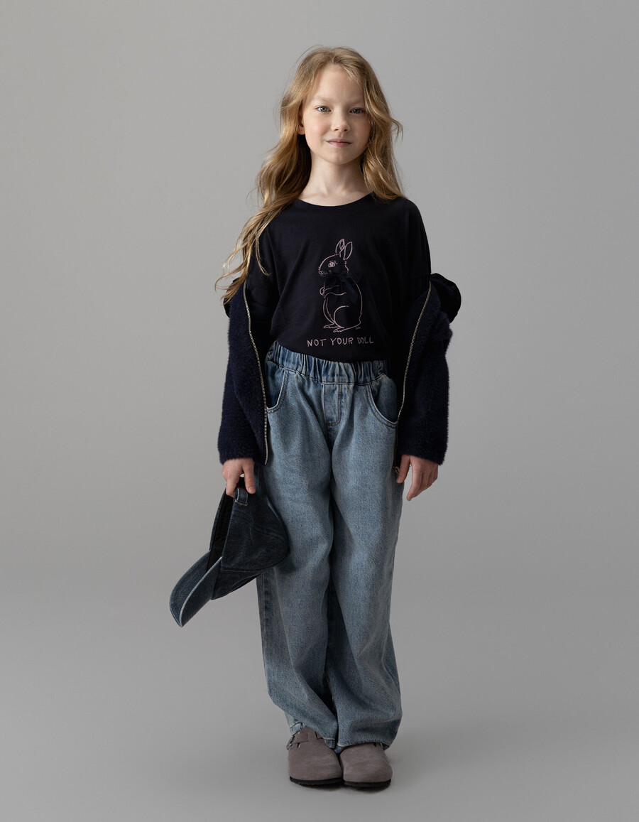 t-shirt blu navy in cotone biologico per bambine coniglio nastro 3d