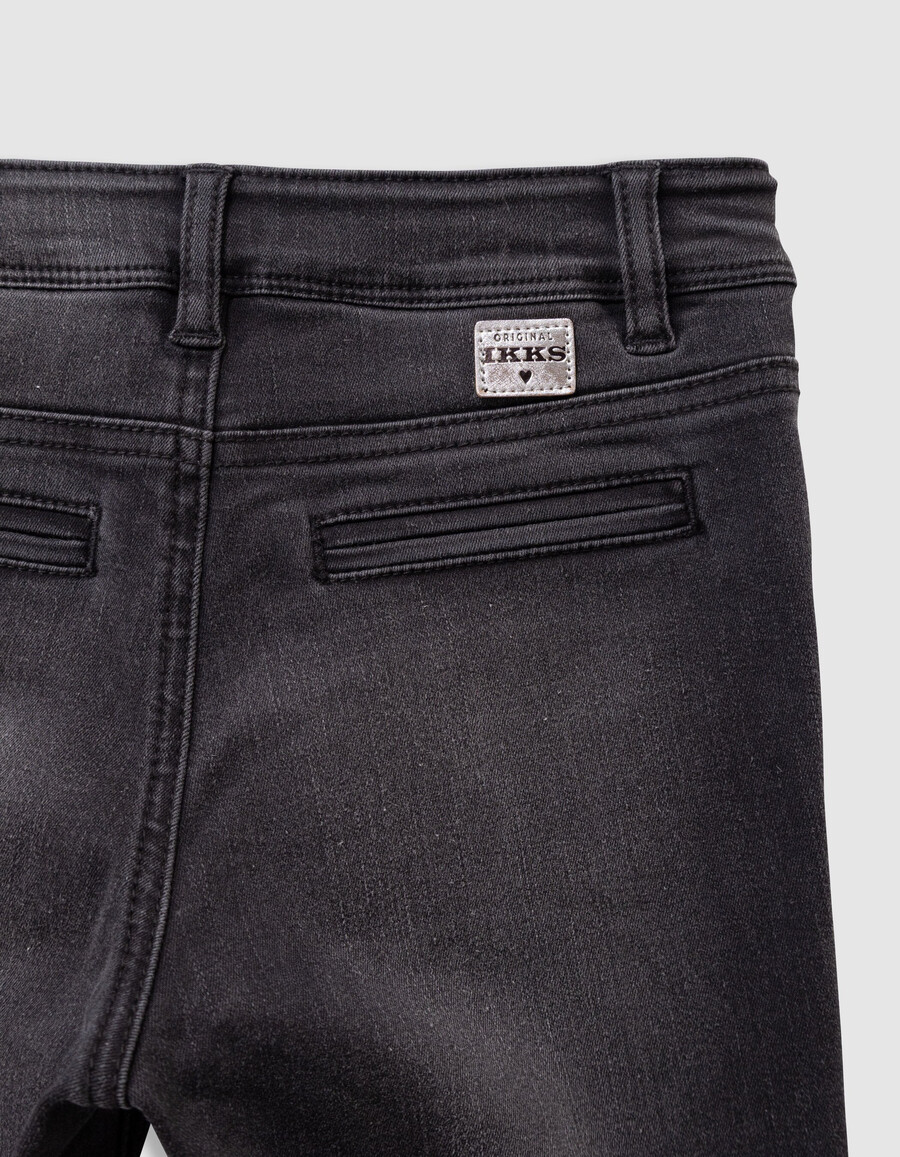 jeans svasati grigi da bambina con bottoni a vista