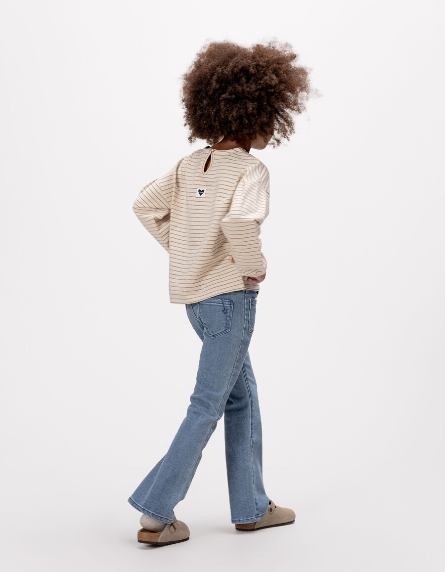 jeans blu a zampa da bambina con tasche applicate