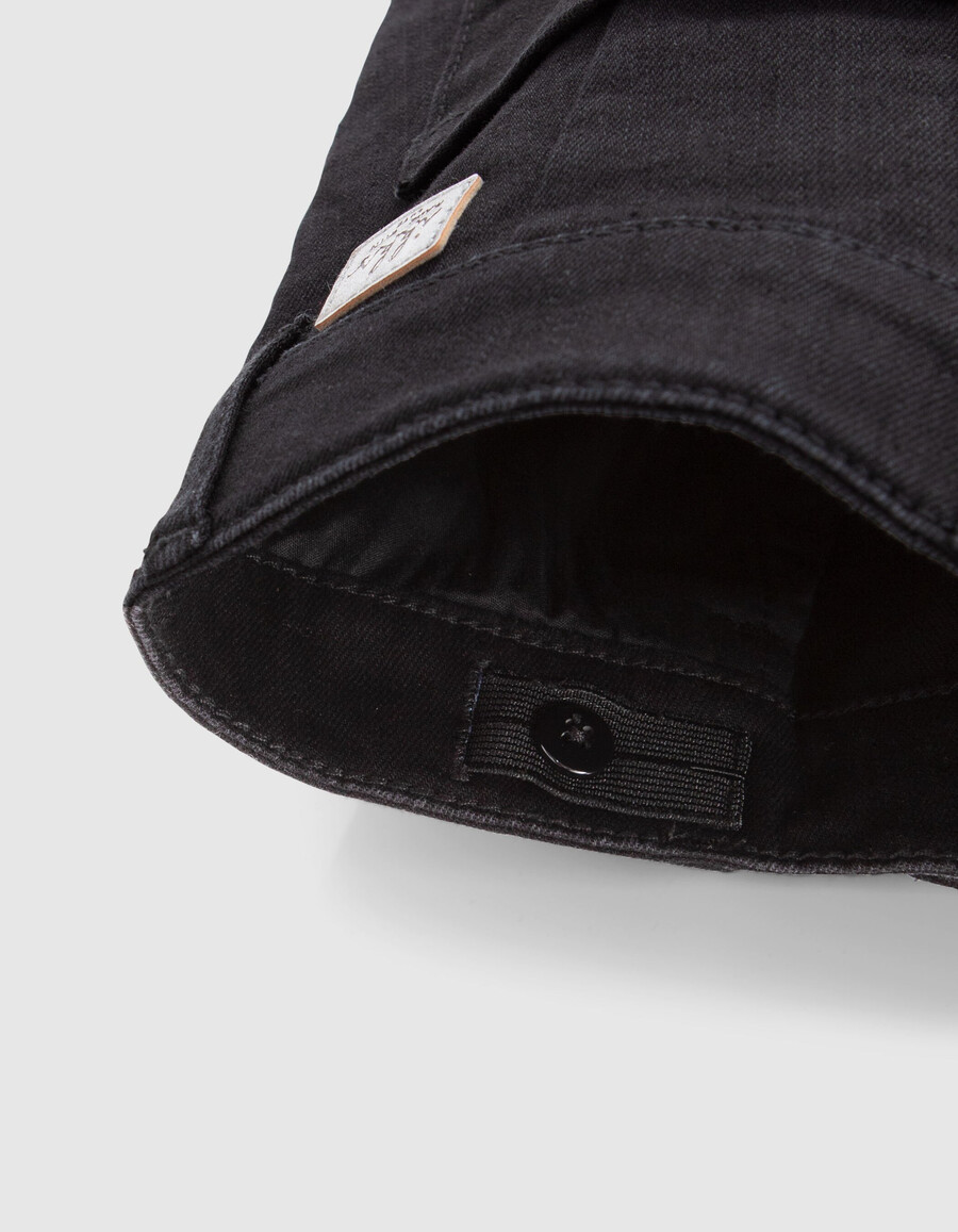 jeans cargo dritti con borchie nere da ragazza