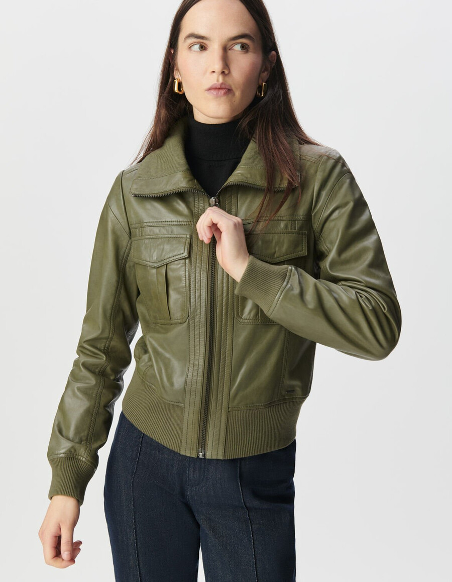 giacca corta da donna in pelle color cachi sbiadito