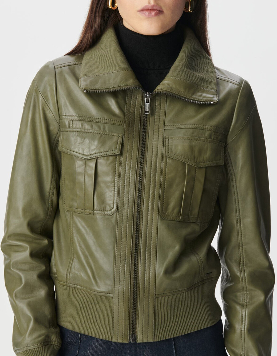 giacca corta da donna in pelle color cachi sbiadito