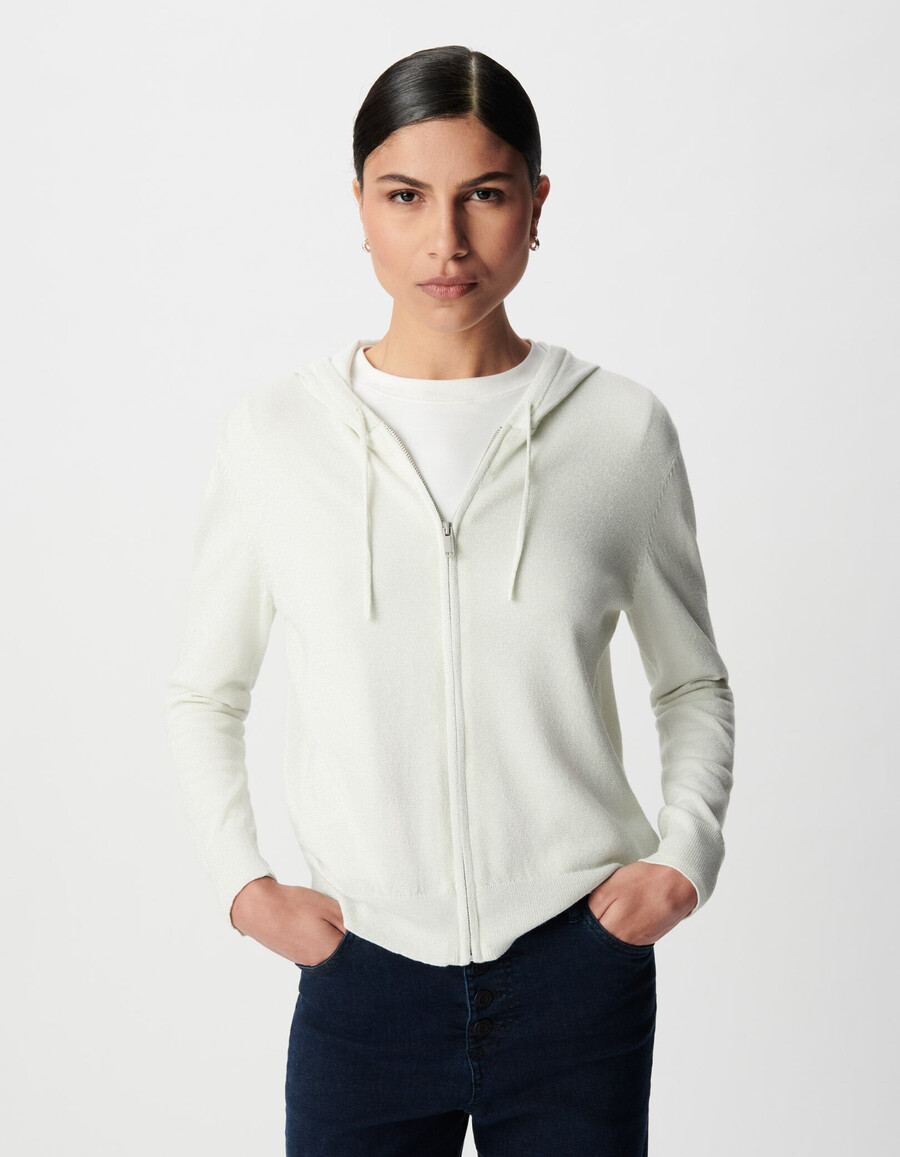 cardigan da donna in maglia a spina di pesce bianca con retro traforato