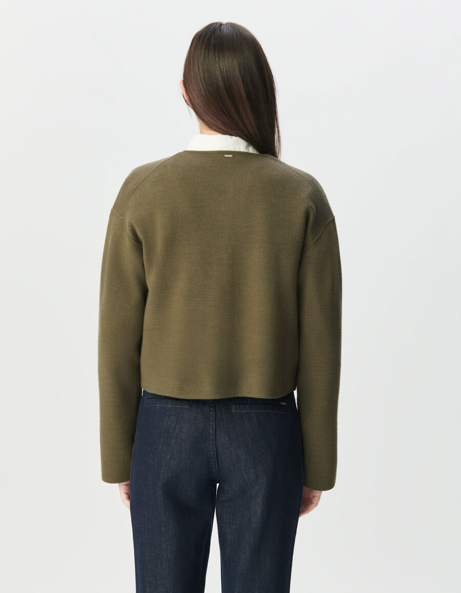 cardigan corto da donna in maglia blu navy con tasche applicate